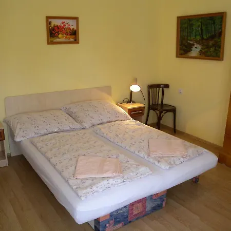 In Siofok/balaton 35633